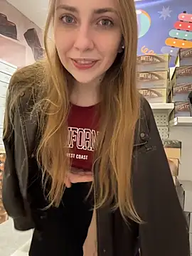 Sunny   Bunny online show from 06/01/26, 03:03