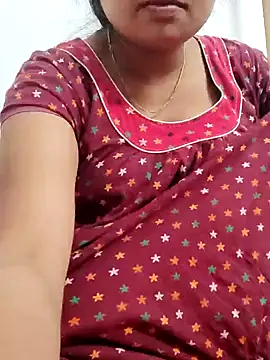 Snapshot of Priya_2222 chatting on 12/10/24, 11:32 Priya 2222 online show from 12/10/24, 11:32