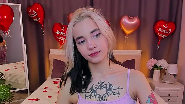 Snapshot of as1an_girlfriend chatting on 02/18/25, 01:22 as1an girlfriend online show from 02/18/25, 01:22