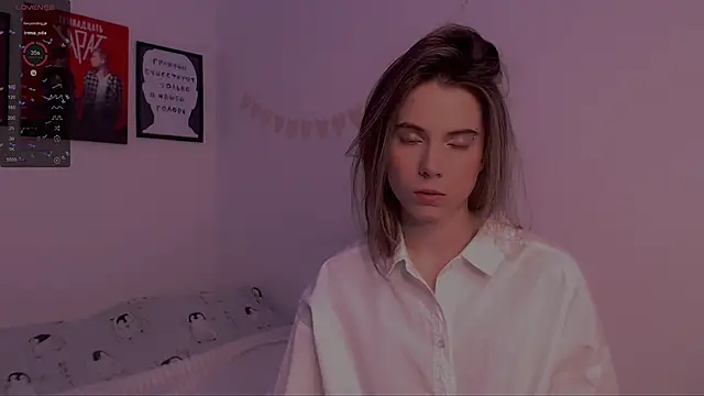 Snapshot of _ni_kiss chatting on 12/24/24, 10:49 ni kiss online show from 12/24/24, 10:49