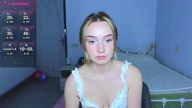 Wild Sophie  online show from 12/04/25, 02:15