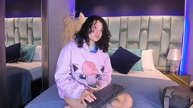 Snapshot of KatherineGomez chatting on 02/21/25, 02:39 KatherineGomez online show from 02/21/25, 02:39