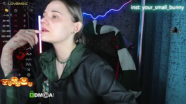 Your small bunny online show from 11/01/25, 02:13