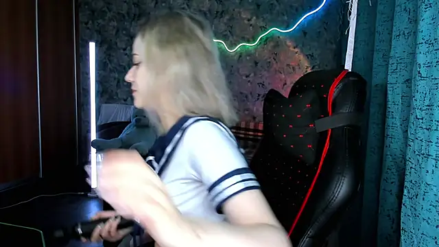 Your small bunny online show from 06/15/26, 02:03
