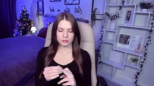 Snapshot of BellaSweetHeart chatting on 12/23/24, 01:03 BellaSweetHeart online show from 12/23/24, 01:03
