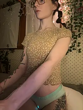 Snapshot of dreamteemergirl chatting on 02/07/26, 01:42 dreamteemergirl online show from 02/07/26, 01:42