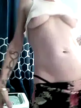 Snapshot of ivylee31 chatting on 01/22/25, 06:31 ivylee31 online show from 01/22/25, 06:31