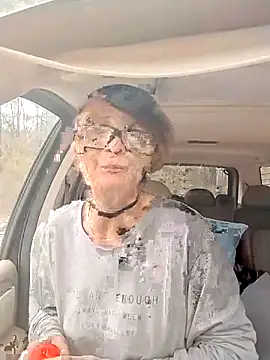 Snapshot of ivylee31 chatting on 03/09/25, 08:52 ivylee31 online show from 03/09/25, 08:52