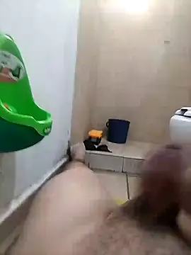 Snapshot of DanMxx17 chatting on 03/08/25, 12:00 DanMxx17 online show from 03/08/25, 12:00