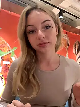 Snapshot of melissa_grr chatting on 12/02/24, 11:56 melissa grr online show from 12/02/24, 11:56