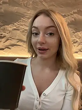 Snapshot of melissa_grr chatting on 02/06/25, 11:32 melissa grr online show from 02/06/25, 11:32