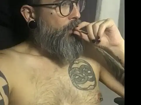 Snapshot of cabine103 chatting on 12/01/25, 02:27 cabine103 online show from 12/01/25, 02:27