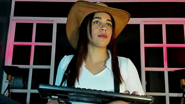 Snapshot of shaidyscott chatting on 10/03/25, 03:03 shaidyscott online show from 10/03/25, 03:03