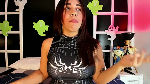 Snapshot of shaidyscott chatting on 10/19/25, 03:07 shaidyscott online show from 10/19/25, 03:07