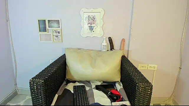 Snapshot of shaidyscott chatting on 10/20/25, 03:07 shaidyscott online show from 10/20/25, 03:07