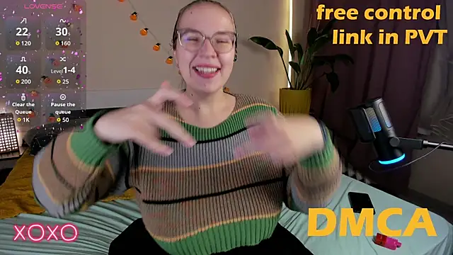 Snapshot of Your_Penny_ chatting on 10/16/25, 07:15 Your Penny online show from 10/16/25, 07:15