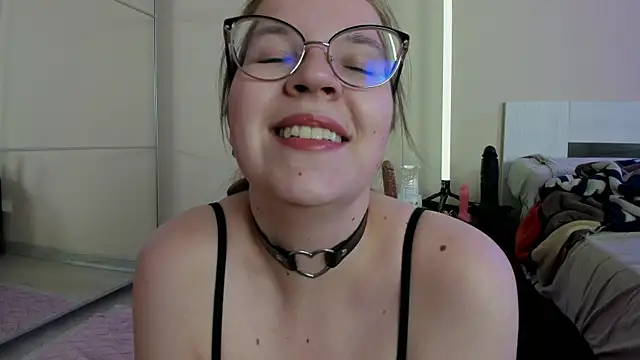 Snapshot of Your_Penny_ chatting on 04/28/26, 07:30 Your Penny online show from 04/28/26, 07:30