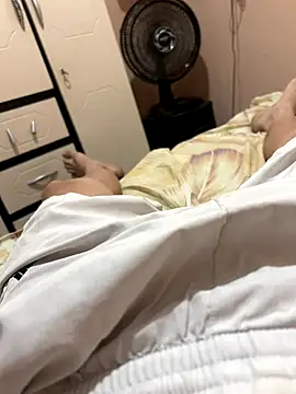 Snapshot of cn888 chatting on 12/04/25, 05:21 cn888 online show from 12/04/25, 05:21