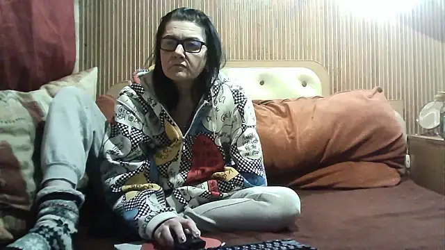 Snapshot of AlanaLaDream chatting on 01/11/26, 06:13 AlanaLaDream online show from 01/11/26, 06:13