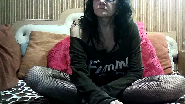 Snapshot of AlanaLaDream chatting on 02/13/26, 02:02 AlanaLaDream online show from 02/13/26, 02:02