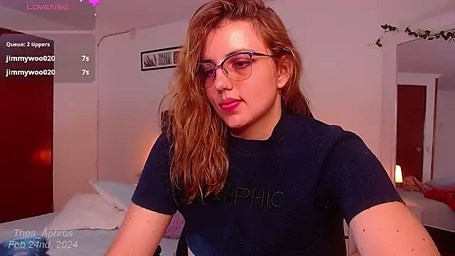 Snapshot of Thea_Aphros_ chatting on 02/25/25, 07:36 Thea Aphros online show from 02/25/25, 07:36