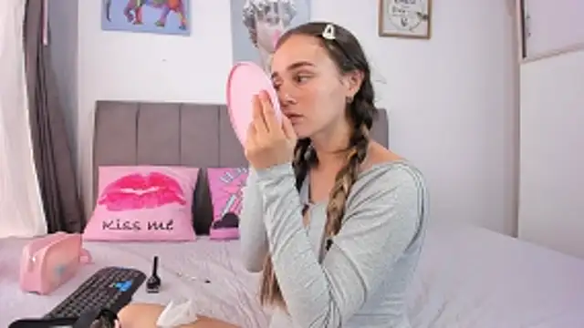 naughtyloverss online show from 12/17/25, 03:51