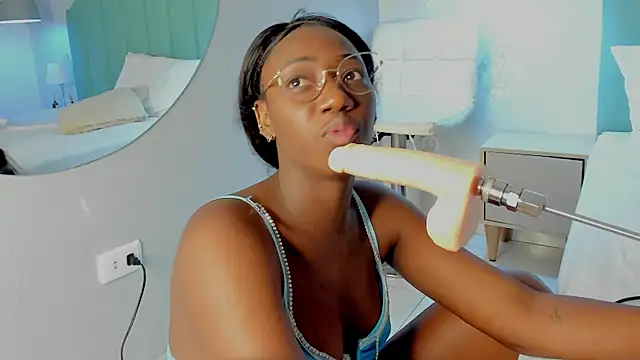 Khenta Michells online show from 02/27/25, 04:21