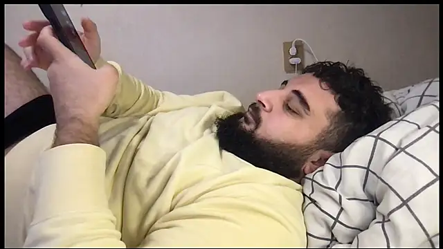 Snapshot of teddy_alan chatting on 09/29/25, 04:34 teddy alan online show from 09/29/25, 04:34