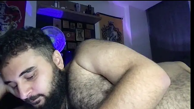 Snapshot of teddy_alan chatting on 01/08/26, 01:57 teddy alan online show from 01/08/26, 01:57