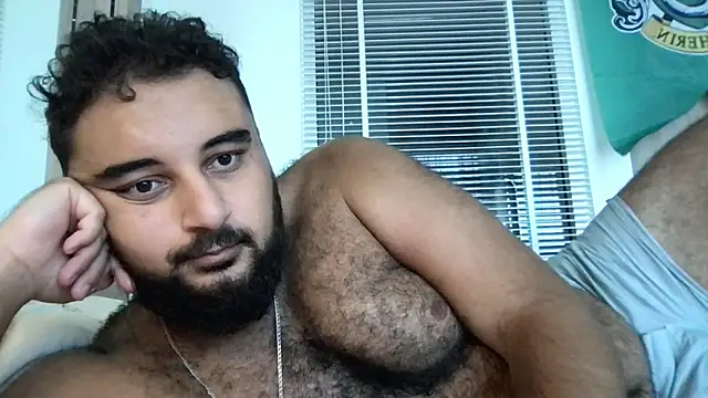 Snapshot of teddy_alan chatting on 02/13/26, 03:35 teddy alan online show from 02/13/26, 03:35