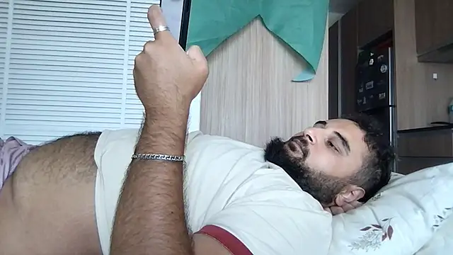 Snapshot of teddy_alan chatting on 02/15/26, 07:51 teddy alan online show from 02/15/26, 07:51