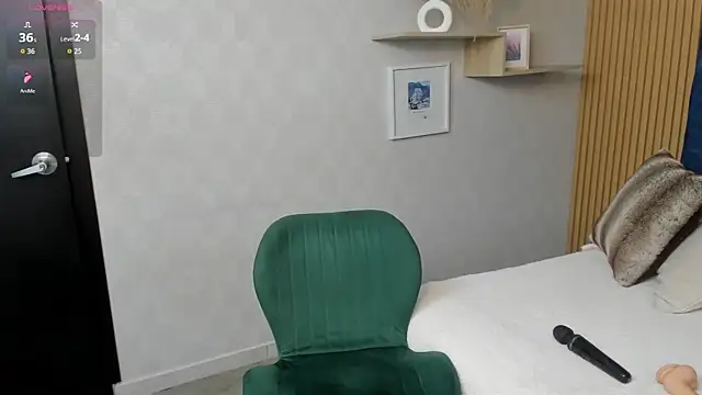 Charlotte Mayer online show from 05/11/26, 02:45