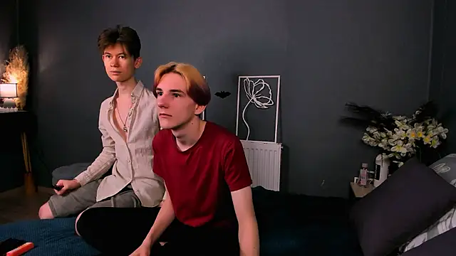 Snapshot of AndrewwCarter2 chatting on 02/18/26, 07:32 AndrewwCarter2 online show from 02/18/26, 07:32