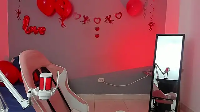 gwen ashly online show from 02/12/25, 06:51