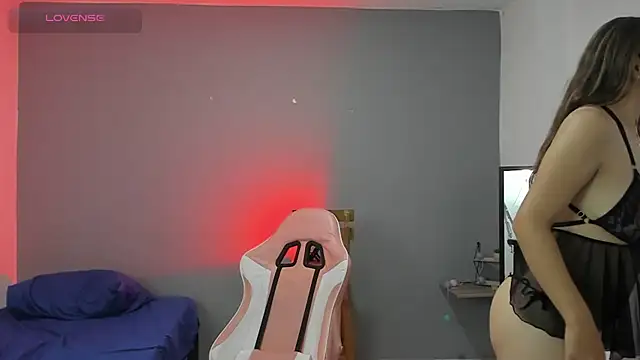 gwen ashly online show from 03/18/25, 06:59