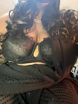 Snapshot of SnehaRai chatting on 02/10/25, 03:53 SnehaRai online show from 02/10/25, 03:53