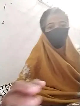 Snapshot of Cute-Ridhima chatting on 12/23/25, 08:23 Cute-Ridhima online show from 12/23/25, 08:23