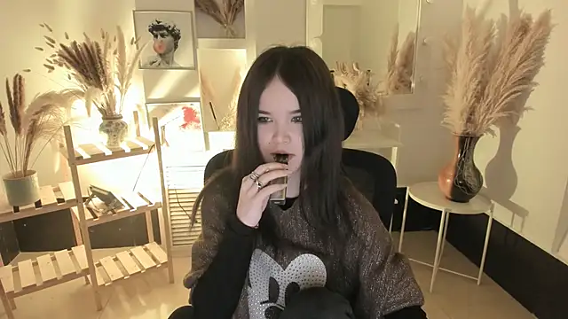 Elainebeness online show from 11/07/25, 07:47