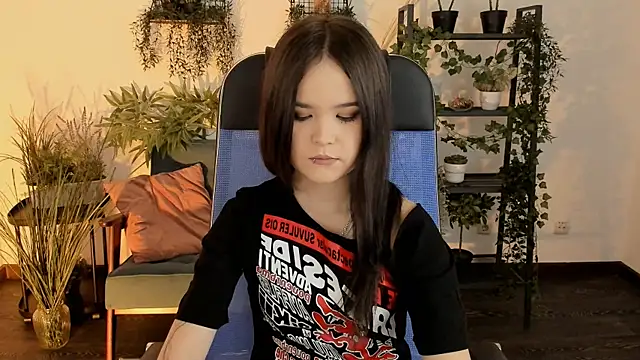 Elainebeness online show from 12/16/25, 07:08