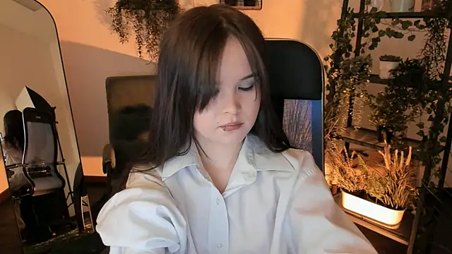 Elainebeness online show from 04/27/26, 04:05