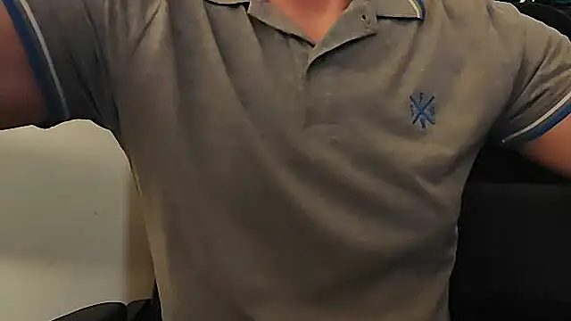 Snapshot of jayb0y61 chatting on 10/12/25, 04:11 jayb0y61 online show from 10/12/25, 04:11