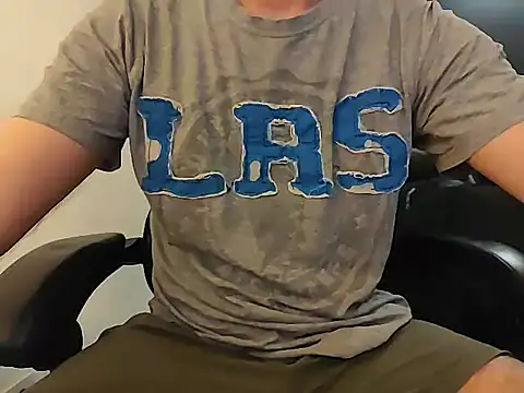 Snapshot of jayb0y61 chatting on 10/29/25, 04:26 jayb0y61 online show from 10/29/25, 04:26