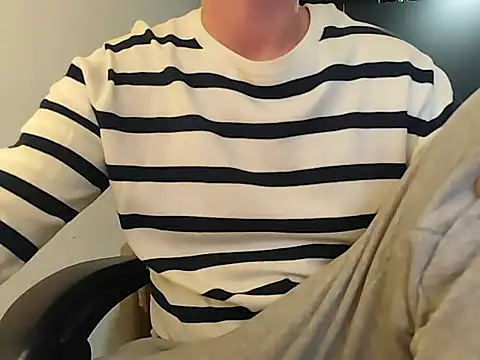 Snapshot of jayb0y61 chatting on 11/23/25, 01:27 jayb0y61 online show from 11/23/25, 01:27
