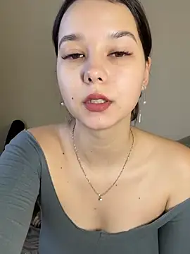 Snapshot of PoppyRobinson chatting on 12/30/24, 08:10 PoppyRobinson online show from 12/30/24, 08:10