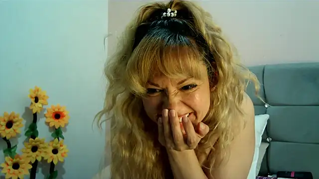 Snapshot of taylor198115 chatting on 03/01/25, 10:13 taylor198115 online show from 03/01/25, 10:13