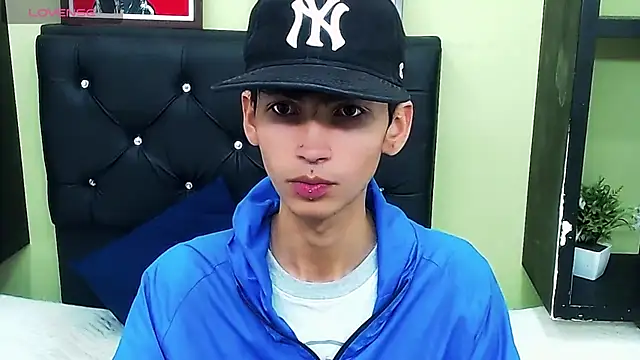 Snapshot of ttimy_x_boy chatting on 01/17/25, 10:56 ttimy x boy online show from 01/17/25, 10:56