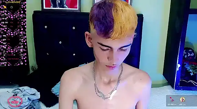 Snapshot of ttimy_x_boy chatting on 03/06/25, 10:47 ttimy x boy online show from 03/06/25, 10:47