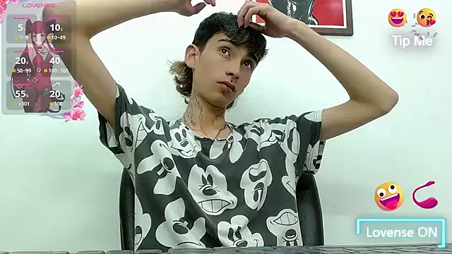 Snapshot of ttimy_x_boy chatting on 10/23/25, 03:28 ttimy x boy online show from 10/23/25, 03:28