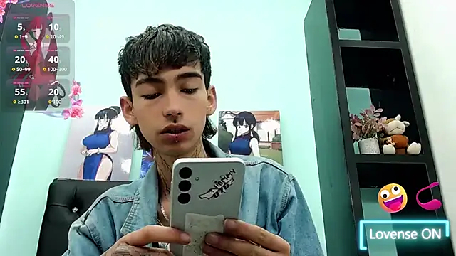 Snapshot of ttimy_x_boy chatting on 10/28/25, 02:31 ttimy x boy online show from 10/28/25, 02:31