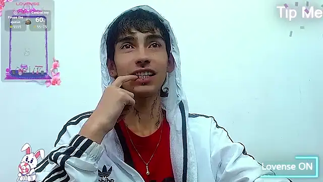 Snapshot of ttimy_x_boy chatting on 11/21/25, 10:47 ttimy x boy online show from 11/21/25, 10:47